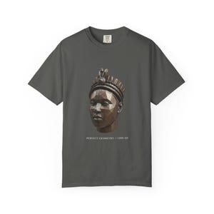 Camiseta Ife Head Wireframe, Colección Bronce y Nilo, Camiseta de Arte Africano (Teñida en Prenda) imagen 9