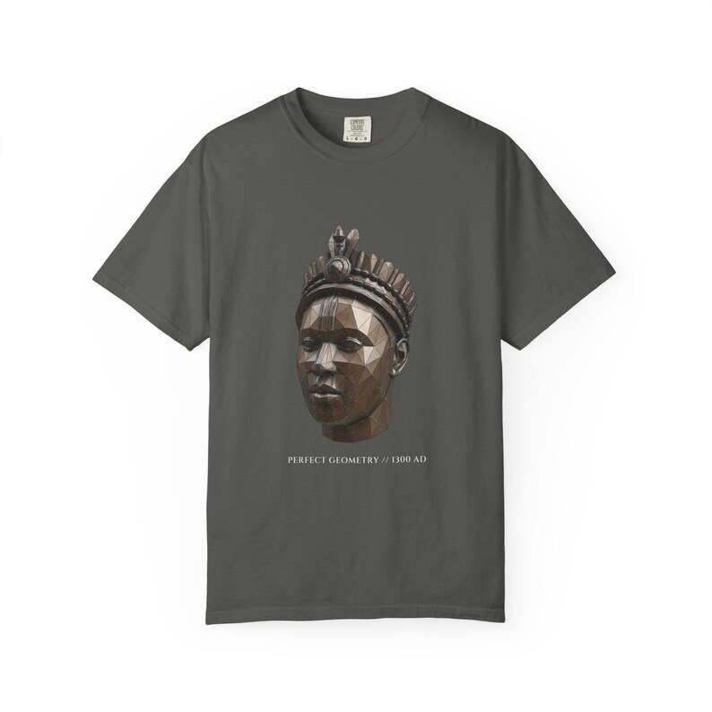 Camiseta Ife Head Wireframe, Colección Bronce y Nilo, Camiseta de Arte Africano (Teñida en Prenda) imagen 9