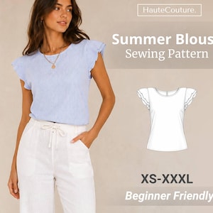 Puede incluir: Una blusa de verano a rayas azules y blancas con mangas con volantes. La imagen también presenta un patrón de costura de la blusa, con el texto "Summer Blouse Sewing Pattern" y "XS-XXXL Beginner Friendly".