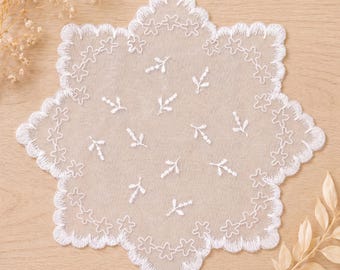 Tapete de encaje bordado, mantel individual floral, decoración de mesa blanca transparente, regalo cottagecore para ella, regalo de inauguración de casa para bodas, decoración bohemia
