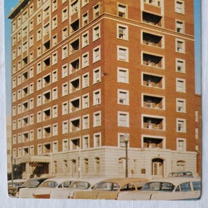 c1950s Brown Hotel 4th & Keosauqua Des Moines Iowa Advertising Postcard Old Cars