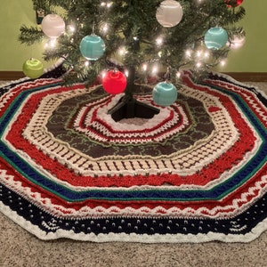 Songs of the Season Christmas Tree Skirt Pattern