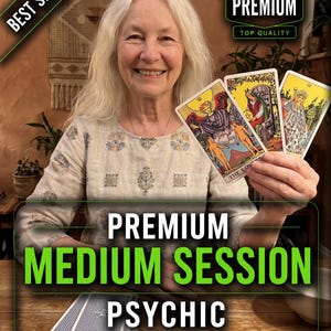 Può includere: Una donna tiene in mano carte dei tarocchi, con il testo "PREMIUM MEDIUM SESSION PSYCHIC". L'immagine include uno striscione "BEST SELLER" e "PREMIUM TOP QUALITY". Le carte dei tarocchi presentano illustrazioni colorate.
