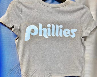 Haut court inspiré des Phillies