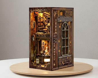 Rincón de lectura Serenity Coffee House: kit de decoración de biblioteca en miniatura de madera