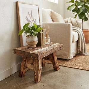 Taburete rústico de madera hecho a mano / Soporte para plantas de madera quemada, decoración de estilo granja con acabado de aceite natural.