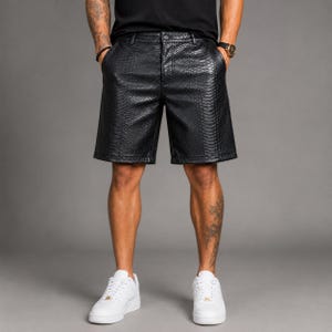 Pantalones cortos de hombre de piel de serpiente negra hechos a mano / Pantalones cortos de estilo urbano de PU con estampado de pitón sintético