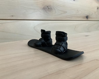 One color finger snowboard