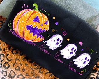 Rosa trendig Halloween-pumpa som jagar spöken png, Halloween-kostym png, läskig säsong png, höstvibbar png, rolig spöktröja med bu-motiv