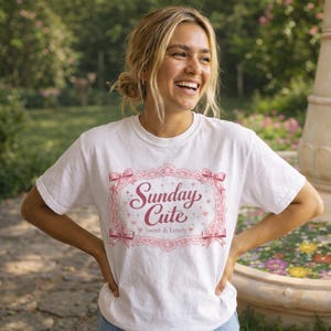 Maglietta cristiana civettuola, graziosa maglietta cristiana primaverile, abbigliamento per lo studio biblico, maglietta per la scuola domenicale, outfit quotidiano per la mamma, maglietta modesta per la chiesa