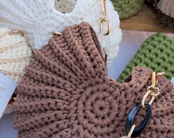 Amalfi Crochet Shell Shoulder Bag: T-Shirt Yarn Boho Beach Handbag