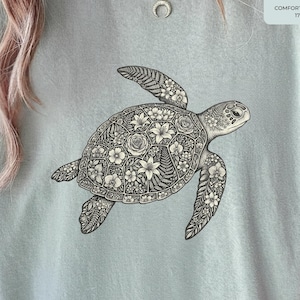 Gebloemd schildpadshirt, Comfort Colors® Sea Turtle Cottagecore-T-shirt, boho Botanical Marine Life-T-shirt, Coastal Ocean Beach-T-shirt
