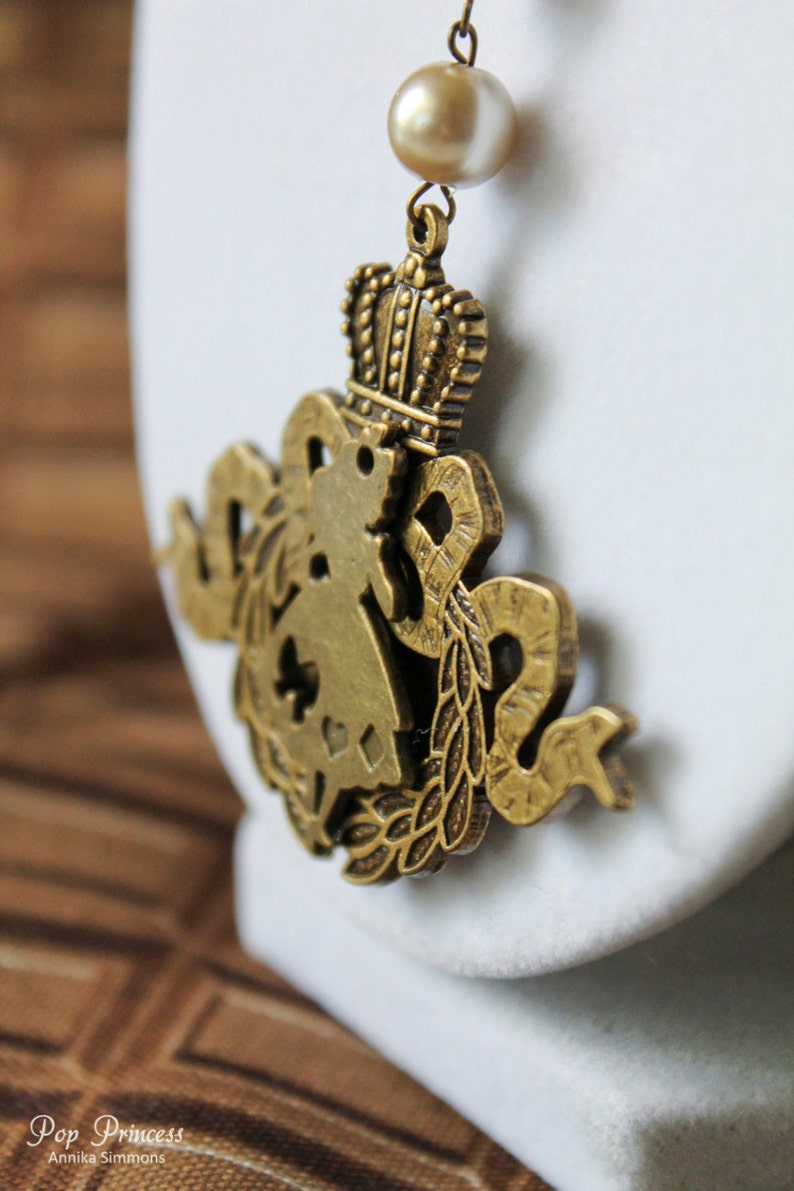 Classic Lolita Antique Bronze Alice in Wonderland Relic Rosary Choker Necklace