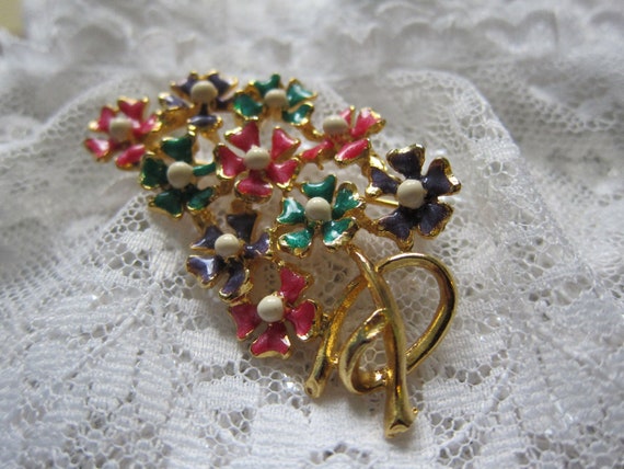 Gold Tone Brooch with Assorted Colors Flowers