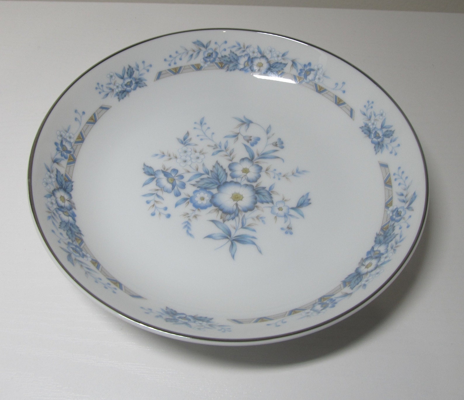 Vintage Seizan Fine China Blue Ridge Floral Motiff Cereal / Soup Bowl