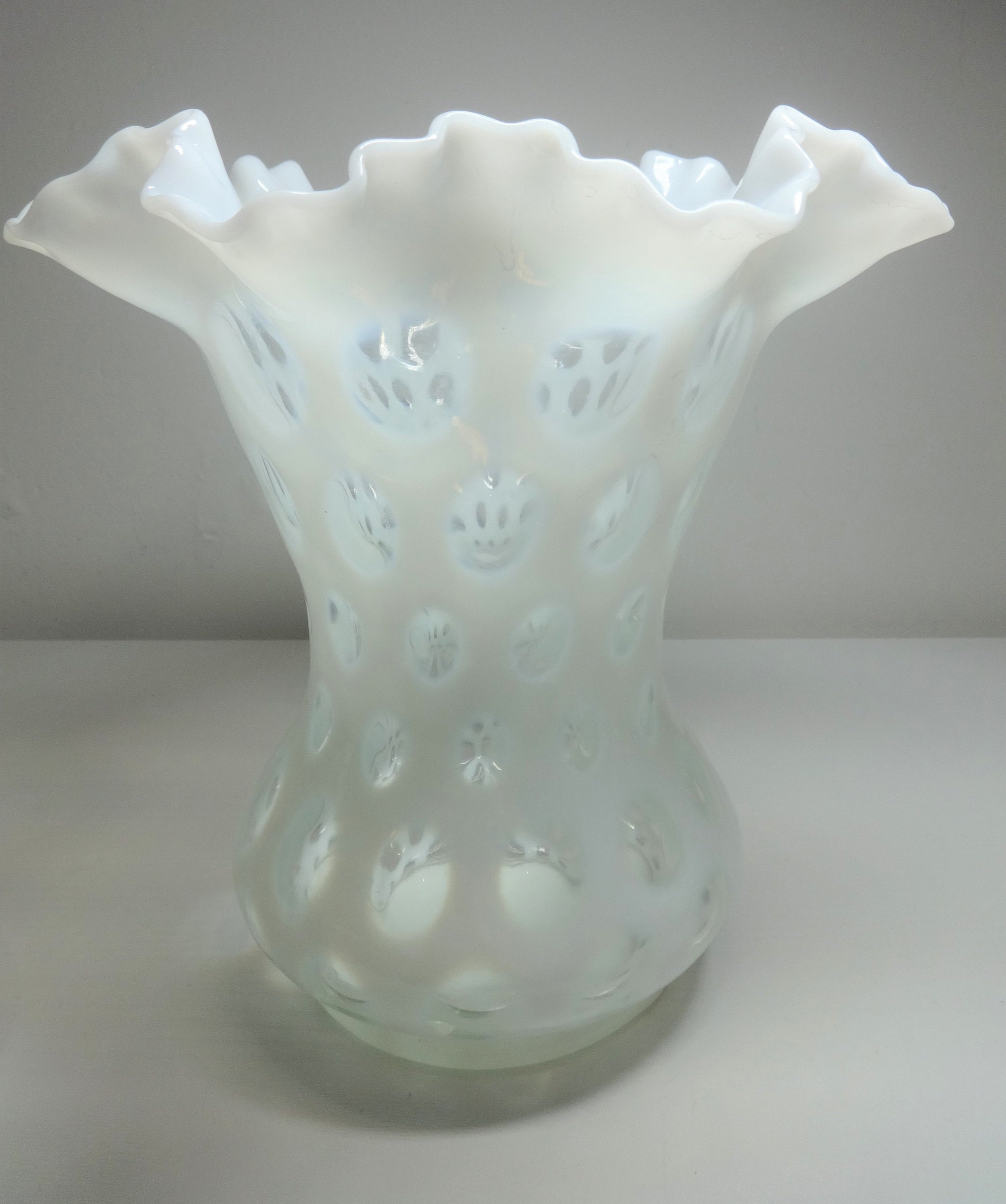 Vintage Fenton Hand Blown White Coin Dot Ruffle Opalescent Vase - Etsy