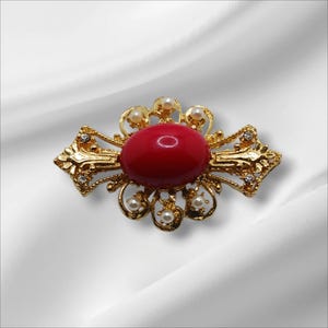 Gold Tone Red Cabochon / Faux Pearl&#39;s Brooch