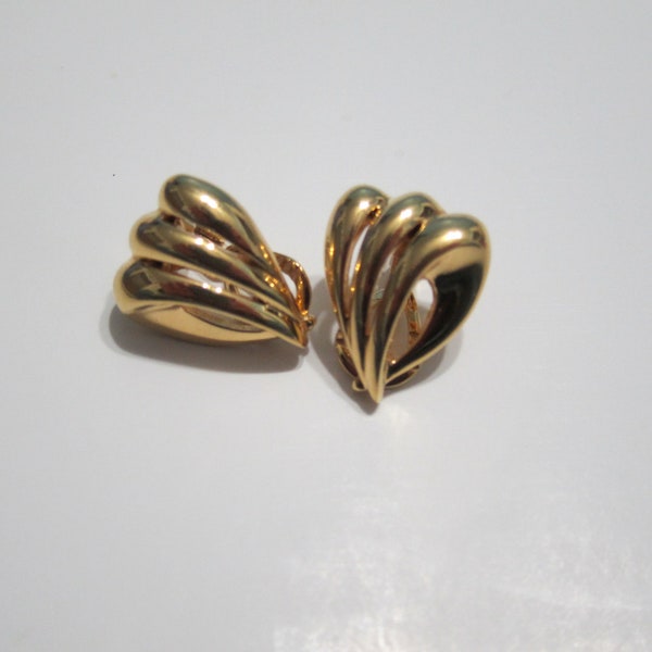 Monet Vintage Wide Swirl Gold Tone Oorbellen