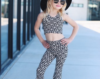 NEW!! Girls Daisy Checker Halter and Bell Bottom Set, Halter set, halter crop top, Bell bottoms, toddler boho set, girls clothing sets