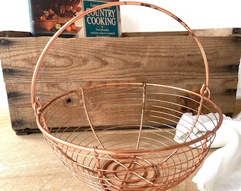 Artisan Crafted Copper Wire Fruit Basket with Swing Handle, French Country Farmhouse Kitchen