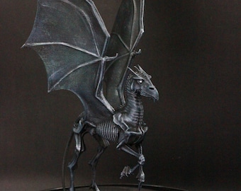 Hand-Painted Thestral Figurine – Dark Winged Horse Fantasy Creature, Gothic Bookish Shelf Decor