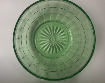 ゴージャスなヘーゼルアトラス 7 インチ ウランガラス ボウル。 - Etsy