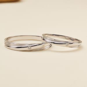 Multi-Layer Curved Single Stone Lab-Grown Diamond Matching Couple Ring Set, 18K Solid White Gold Minimal Wedding Band, Custom Jewelry