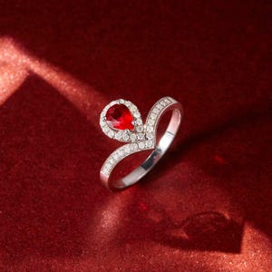Anillo de oro macizo de 18 quilates con rubí sintético en forma de V en forma de corazón talla pera y halo, joyería fina romántica que expresa amor, regalo de aniversario