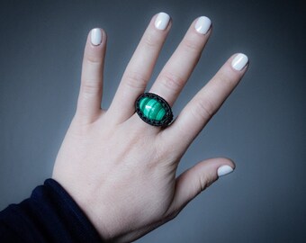 Malachite ring macrame