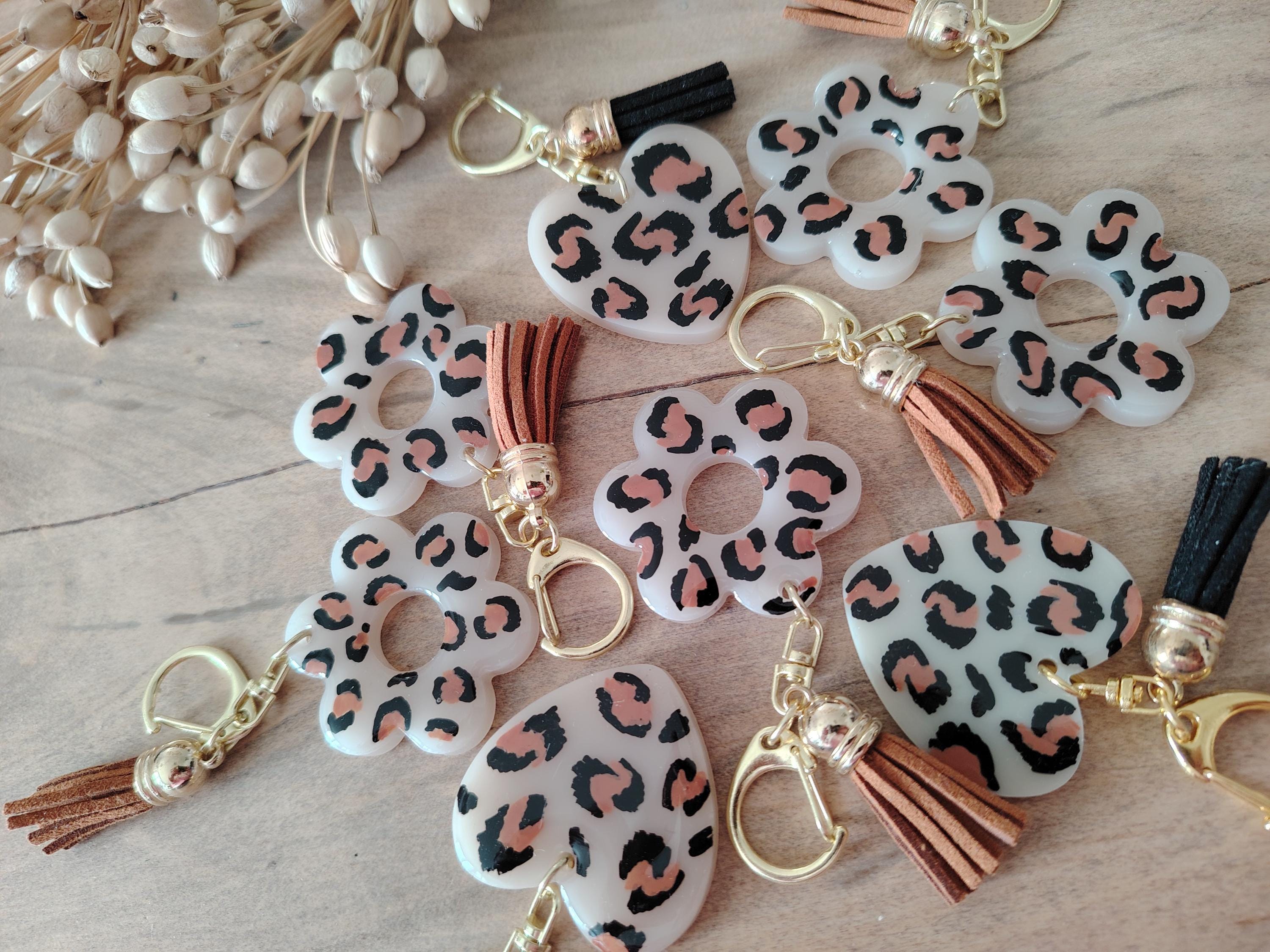 Portachiavi o ciondolo a forma di mucca – Ciondolo in pasta polimerica kawaii – Miniatura fatta a mano – Regalo originale in Fimo - Italia