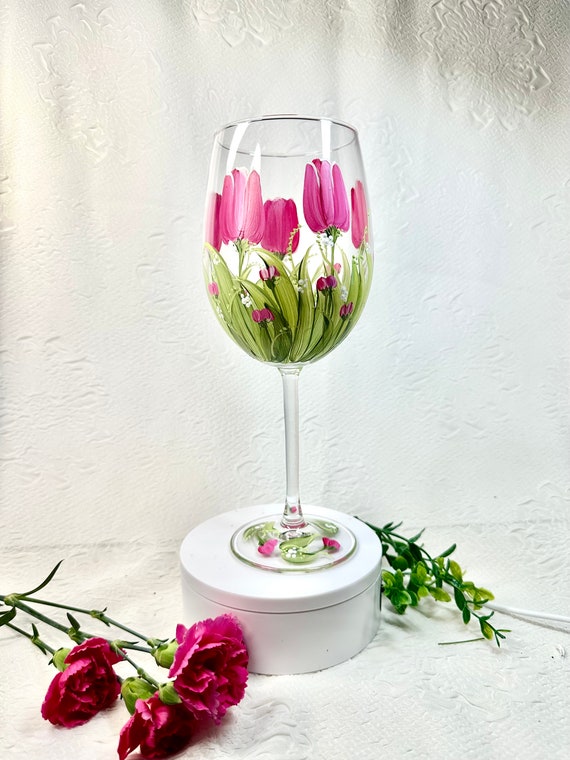Hand Painted Beautiful Wine Glass of Tulips. Personalizable for Gift Giving  and Free Priority Shipping Always - Etsy