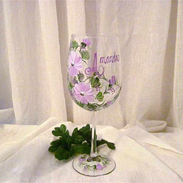 Free shipping personalizable painted wine glass for friends, mom, sister, grandmother, mother in law, etc.weddings, retirements