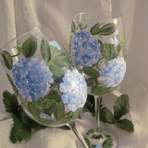 Free shipping Blue Hydrangeas pair of wine glasses hand painted personalizable gift