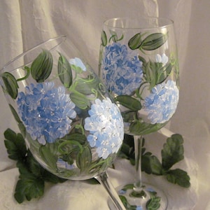 Free shipping Blue Hydrangeas pair of wine glasses hand painted personalizable gift