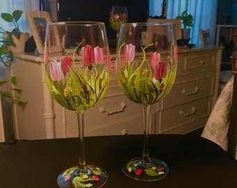 Free shipping Red tulip pair of wine glasses hand painted