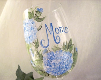 Free shipping  hydrangea personalized wine glass for mom sister aunt friend cousin bridesmaid grandma sister in law niece etc