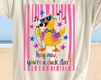Anatra alla moda a strisce PNG, strisce colorate png, design preppy girly png, grafica animale estiva costiera, anatra alla moda png, divertente alla moda png