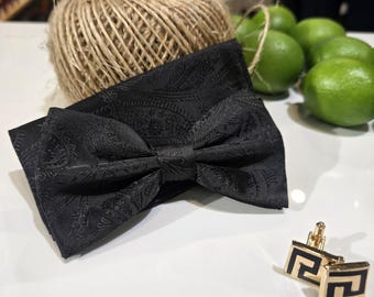 Conjunto de pajarita y pañuelo de bolsillo con estampado paisley negro – Accesorio formal preanudado ajustable