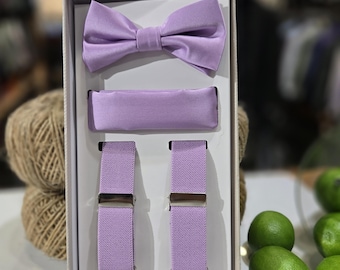 Conjunto de tirantes y pajarita a juego para niños en color lila: atuendo formal elegante y ajustable.