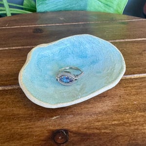 Large Sea Shell Handcrafted Ceramic Shell Dish / Shell Trinket Dish / Mini Sauce Bowl