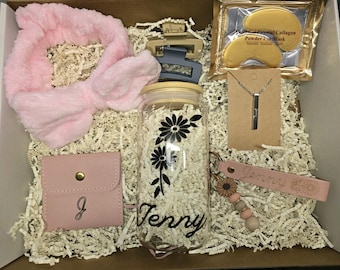 Gift Box Women Personalized Name Birth Flower Made To Order Handmade Custom Anniversary Mother's Day Graduation Birthday Curated Elagance