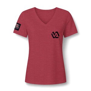 VA-logo V-hals T-shirt | Minimalistisch T-shirt met borstembleem voor medewerkers van Veterans Affairs | T-shirt voor zorgmedewerkers, VA-ziekenhuispersoneel, VA-administratie