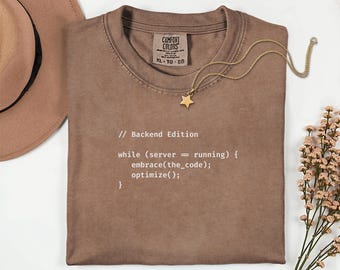 Zen Developer Embrace the Code バックエンド版シャツ Comfort Colors 1717、面白いプログラマーTシャツ、コーダーギフト、開発者ユーモアシャツ