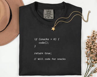 「おやつのためにコードを書く」シャツ Comfort Colors 1717、面白いプログラマーシャツ、コーダーギフト、開発者Tシャツ、コーディングユーモアシャツ