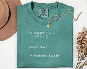 「おやつのためにコードを書く」フロントエンド版シャツ Comfort Colors 1717、面白いプログラマーシャツ、コーダーギフト、開発者Tシャツ、コーディングユーモアシャツ