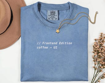 「コーヒーをコードに変える」フロントエンド開発者Tシャツ Comfort Colors 1717、面白いプログラマーTシャツ、コーディングユーモアTシャツ、ソフトウェアエンジニアTシャツ