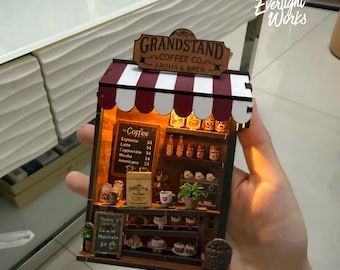 Kit de rincón de lectura en miniatura para cafetería / Casa de muñecas de madera para armar de Grandstand Coffee Co. / Rompecabezas de madera 3D, regalo para amantes del café