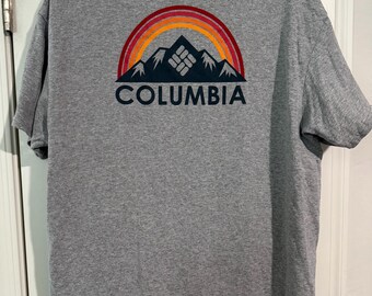 Columbia Men's Tee Shirt Gray Size XL Short Sleeve Mountain Rainbow Logo Y2K