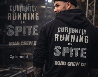 Sudadera Spite Fueled: jersey de estilo streetwear con humor negro y sarcasmo.