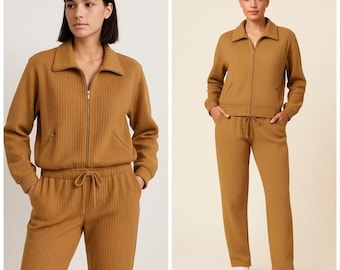 Zestaw dresowy St. John Vintage Tan Brown w kolorze kurtki i spodni wciąganych